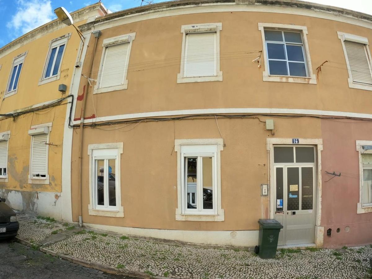 Lisbon T2 Apartment In Typical Villa In Sapadores Лиссабон Экстерьер фото